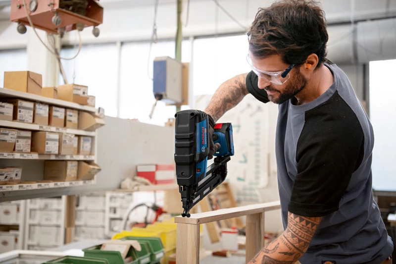 BOSCH GNH 18V-64 M Cordless Nailer (without battery and charger)- ปืนยิงตะปูขาเดี่ยวขนาด 64 มม. BOSCH รุ่น GNH 18V-64 M (เครื่องเปล่า ไม่มีแบตเตอรี่ ไม่มีแท่นชาร์จ) - 0601481001