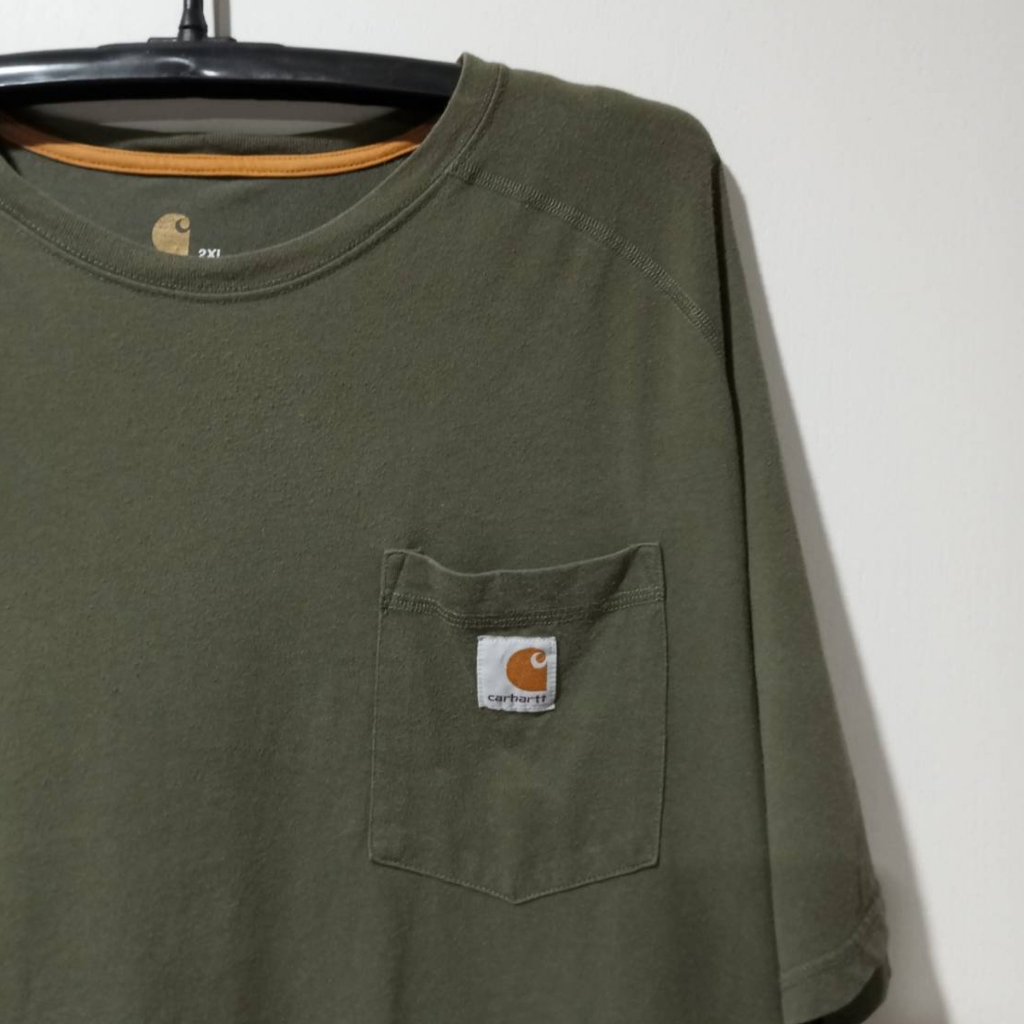 เสื้อยืด คาร์ฮาท Carhartt T-Shirt มีกระเป๋าเสื้อ มือสอง
