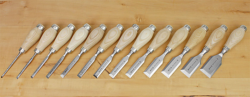 MHG 363124 5 Short MHG Chisels in Wooden Box. 12, 16, 20, 26, 30 mm - สิ่วชุด 5 เล่มขนาดสั้นด้ามไม้แอชลงน้ำมันขนาด 12มม. 16มม. 20มม. 26มม. และ 30 มม. ในกล่องไม้ (Made in Germany)