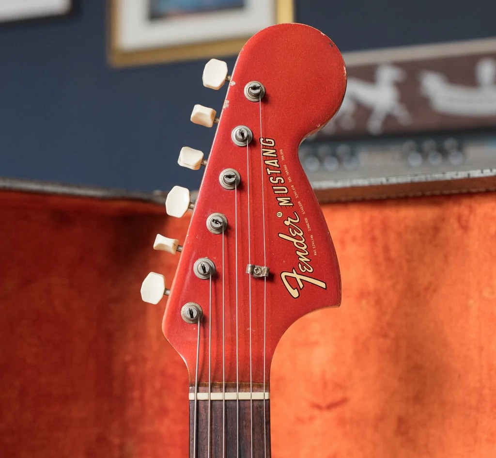 Fender Mustang Competition Re'70 [Silver Metallic]