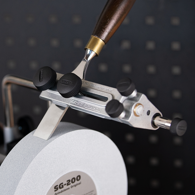 TORMEK SE-77 Square Edge Jig - ชุดจิ๊กลับเครื่องมือที่มีปลายคมตรง และฉาก เช่นสิ่ว และใบกบ Tormek รุ่น SE-77 (ผลิตในสวีเดน)