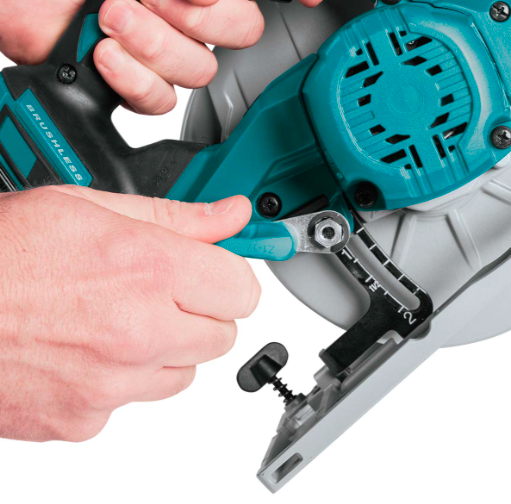MAKITA DHS680Z Cordless 18V Mobile Brushless 165mm (ุ6-1/2 นิ้ว) Circular Saw (Solo)- เลื่อยวงเดือนไร้สายใช้แบตเตอรี่ 18v ขนาด 6-1/2 นิ้ว (ตัวเลื่อยเปล่าไม่มีแบตเตอรี่ ไม่มีแท่นชาร์ท)