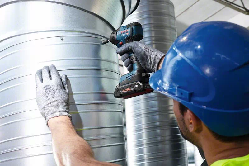 BOSCH GDR 18V-200 C Cordless Impact Driver with 2x 5.0 Ah batteries and charger - สว่านไขควงกระแทกไร้สาย ไม่ใช้แปรงถ่าน Li-Ion 12V พร้อมแบตเตอรี่ 2.0Ah x2 ก้อน และแท่นชาร์จ - 06019G4101