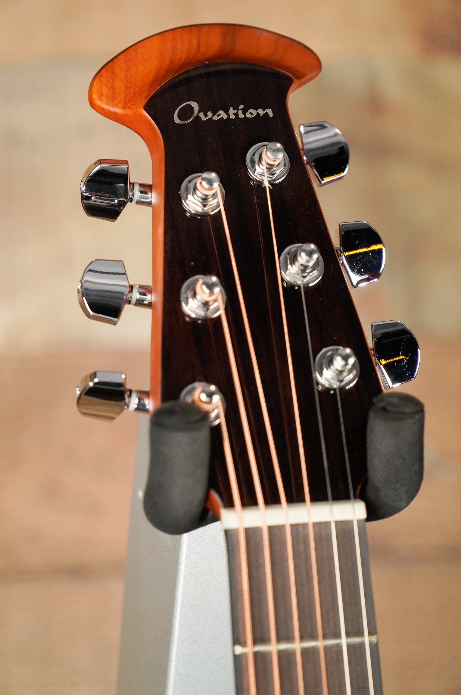 Ovation Guitar USA 3 [Gold Metallic]