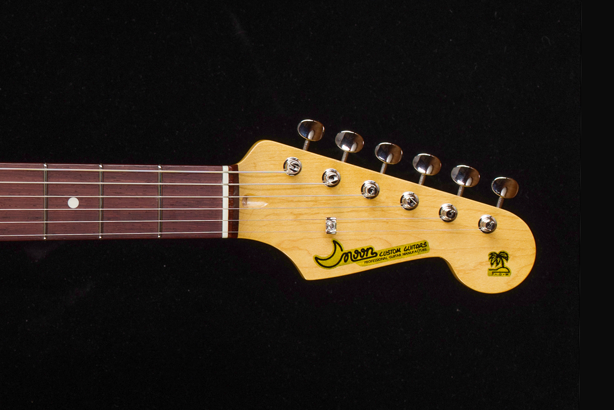 Moon Guitar Custom 2