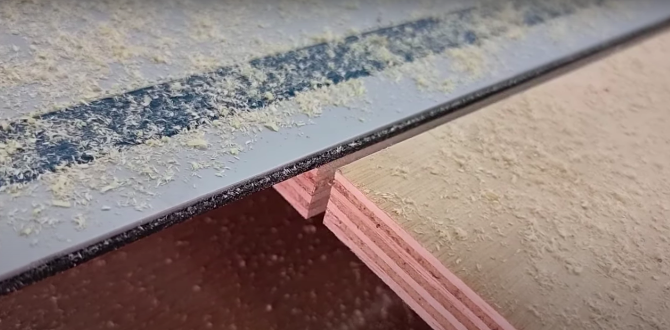 MAKITA DSP601Z Cordless Track Saw - เลื่อยรางไร้สายใช้แบตเตอรี่ Li-Ion 18v x2 (ตัวเลื่อยเปล่าไม่มีแบตเตอรี่ ไม่มีแท่นชาร์ท ไม่มีราง)