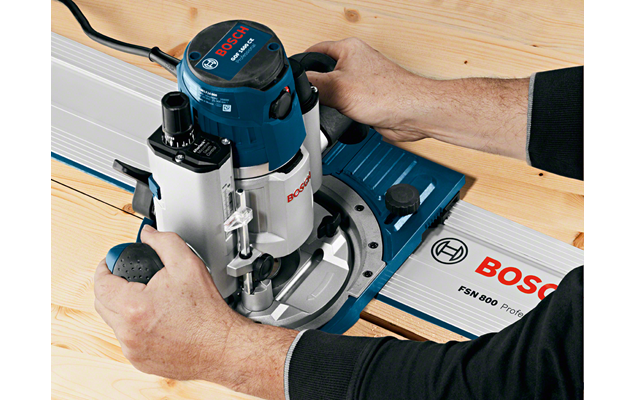 BOSCH FSN OFA - Router Guide Rail Adaptor- ฐานสำหรับติดตั้งเร้าเตอร์เพื่อใช้กับราง Bosch, Festool, Makita - 1600Z0000G