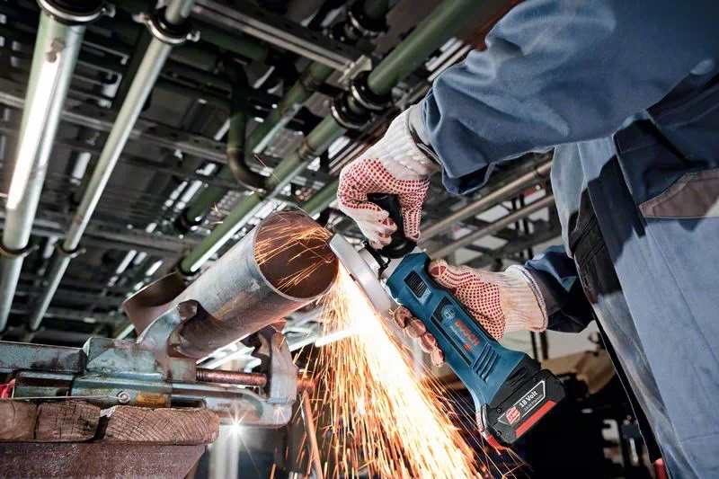BOSCH GWS 18V-LI Cordless Angle Grinder (Solo) เครื่องเจียรไร้สายมอเตอร์ไร้สายขนาด 4 นิ้ว BOSCH รุ่น GWS 18V-LI (เครื่องเปล่า ไม่มีแบตเตอรี่ ไม่มีแท่นชาร์จ) - 060193A3L5
