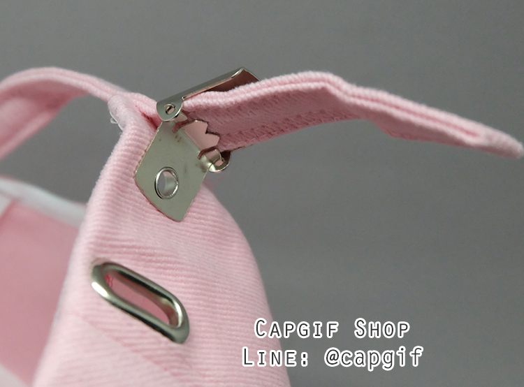 หมวกแก๊ปผ้าคอตตอนเกรดเอสีพื้น งานไทยสวย รุ่นปีกแซนวิช ด้านหลังปรับเลื่อนแบบบัคเคิ้ลสีเงิน