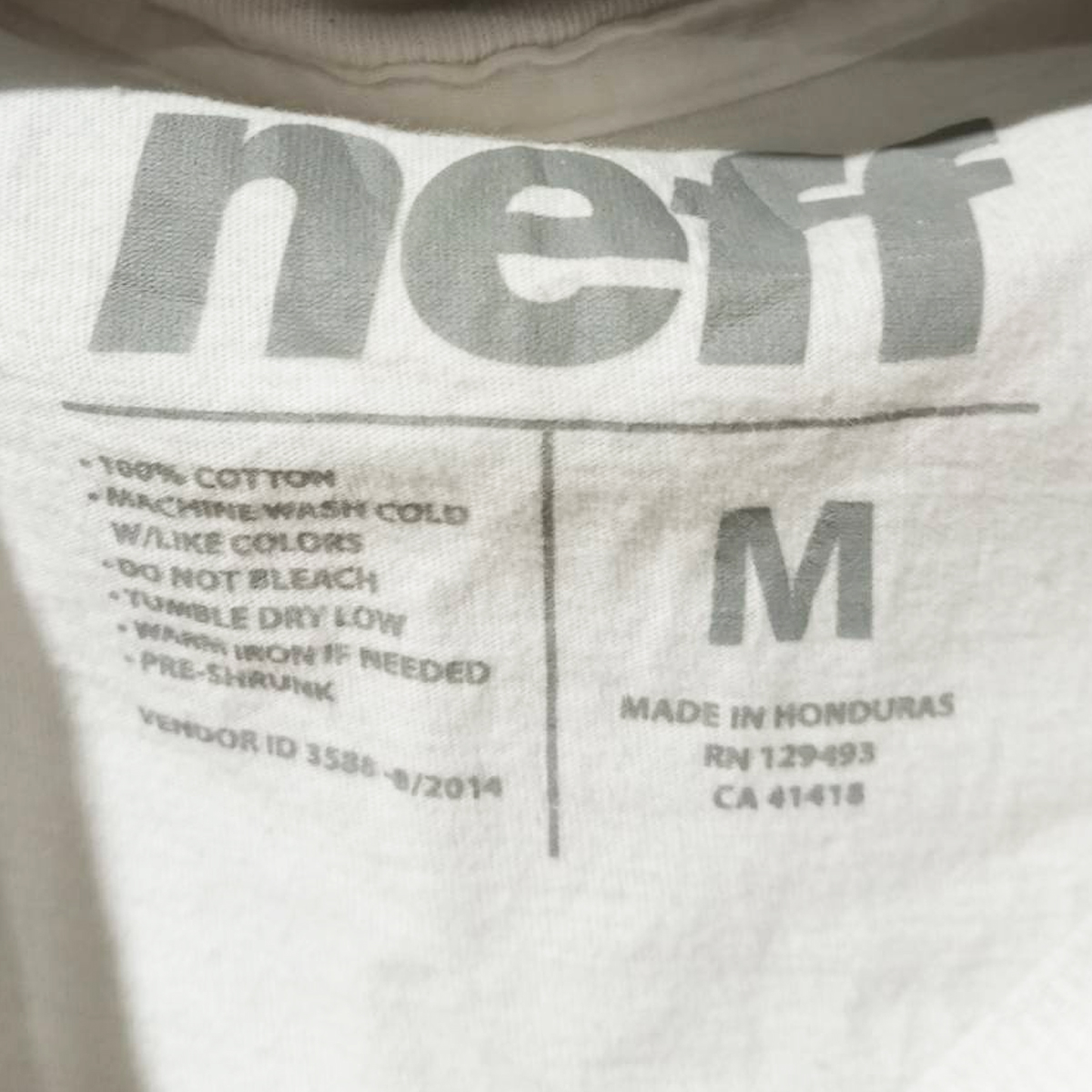 เสื้อยืดมือสอง ลายเป็ดน่ารักๆ งานป้าย neff