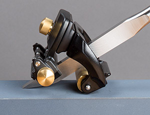 VERITAS Mortise Chisel Adapter for Veritas Mk.II Narrow-Blade Honing Guide - อะแดปเตอร์สำหรับจับสิ่วเจาะเดือยเหลี่ยมใช้กับจิ๊ก Veritas MK.II (* ราคาเฉพาะอแดปเตอร์ ไม่รวมจิ๊กในรูป)