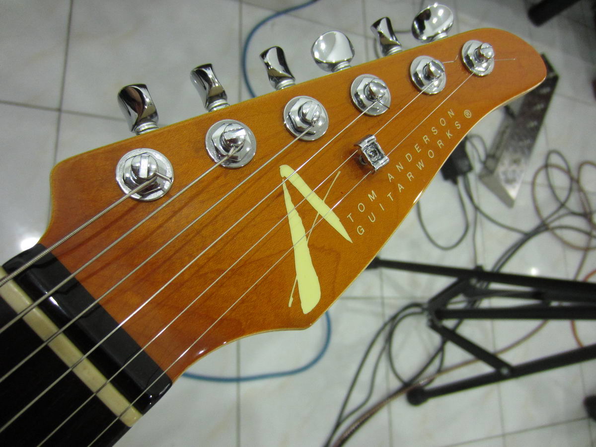 Tom Anderson Guitar [Gold Metallic]