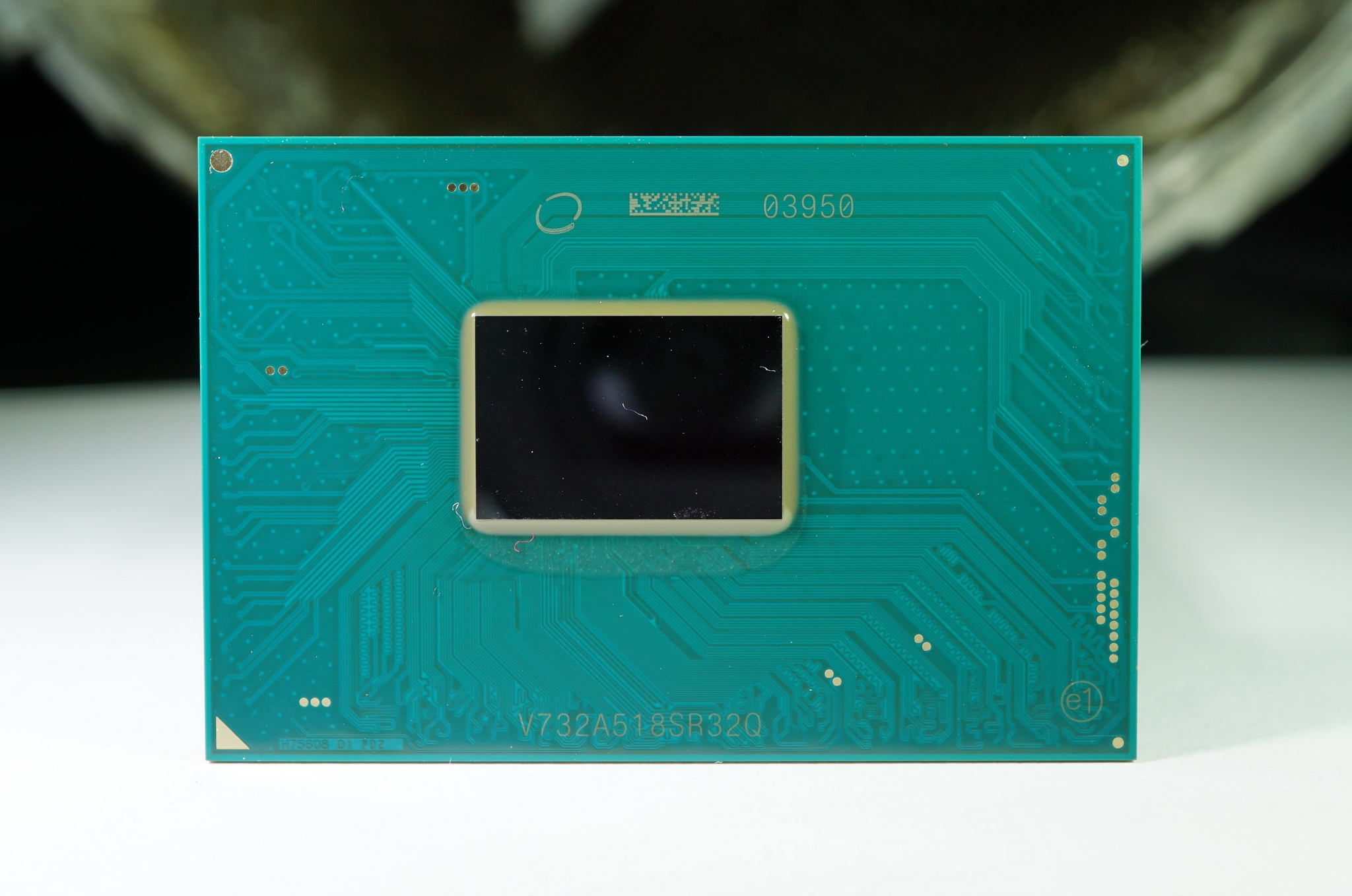 SR32Q (Intel Core i7-7700HQ)
