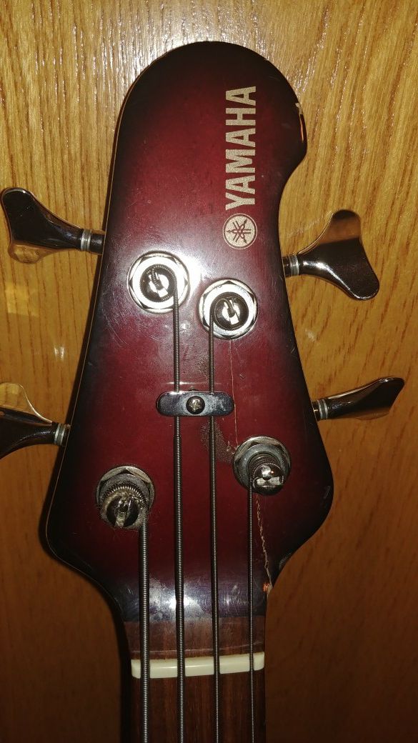 Yamaha Bass [Silver Metallic]