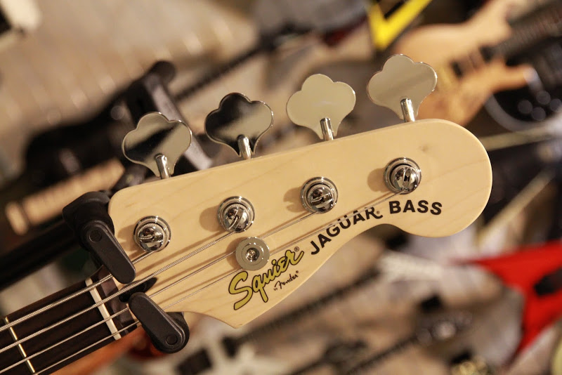 Squier Jaguar Bass