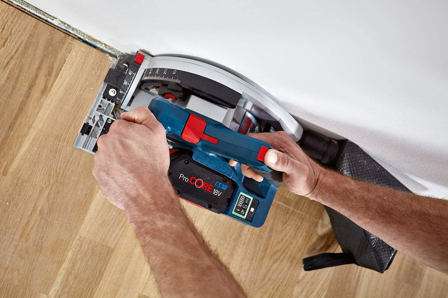 BOSCH GKT 18V-52 GC Cordless plunge circular saw - เลื่อยรางไร้สายใช้แบตเตอรี่ 18 โวลท์ และกล่องใส่เลื่อย L-Boxx - 06016B4000