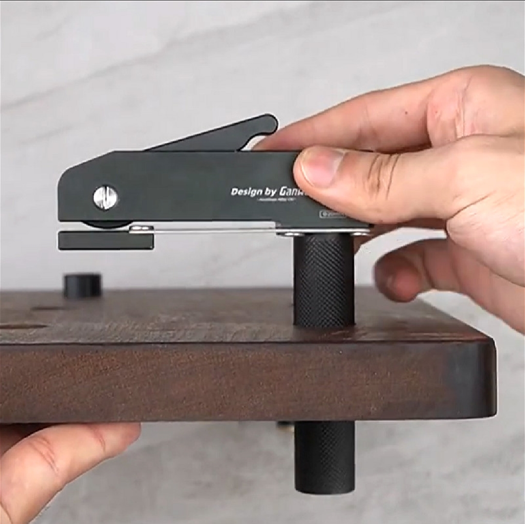 GANWEI BD1750 Fast Hold down Benchdog Clamp for Workbench 3/4" (19mm) or 20mm/ 80mm and 175mm length - แคล้มป์กดยึดไม้ สำหรับโต๊ะงานไม้ชนาดเดือย 19มม. หรือ 20มม. ยาว 80มม และ 175มม.