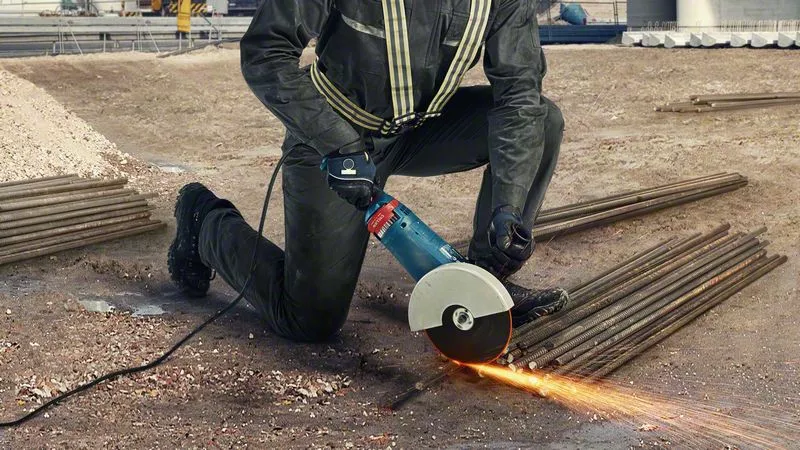 BOSCH GWS 24-180 JZ (Cyclon)- 7-inch/ 180mm Angle Grinder - ลูกหมูขนาด 7 นิ้ว/ 180มม เครื่องเจียรไฟฟ้าทรงพลัง 2,400 วัตต์พร้อมระบบป้องกันฝุ่น Cyclon รุ่น GWS 24-180 JZ (Cyclon) - 06018C23K0