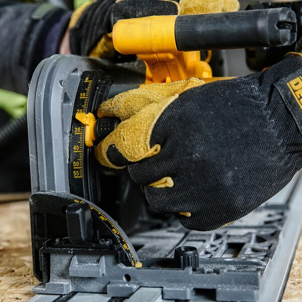 DEWALT DCS520NT 54V XR FLEXVOLT 165mm (6-1/2") Cordless Plunge Saw (Bare unit-without battery and guide rail) - เลื่อยราง.ใช้แบตเตอรี่ 54 โวล์ท DEWALT รุ่น DCS520NT (เครื่องเปล่าไม่มีแบต ไม่มีราง)