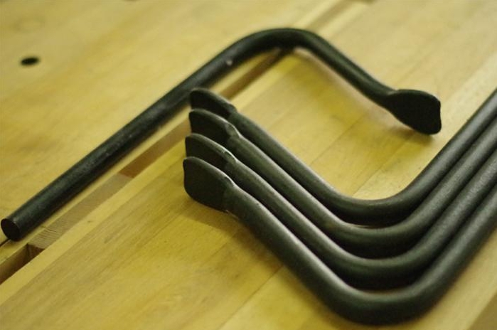 T Deer 14" Standard and 8" Short Forged Holdfasts - แคล้มป์ยึดไม้อเนกประสงค์สำหรับโต๊ะงานไม้มี 2 ขนาดให้เลือก ขนาดมาตรฐาน และขนาดสั้น