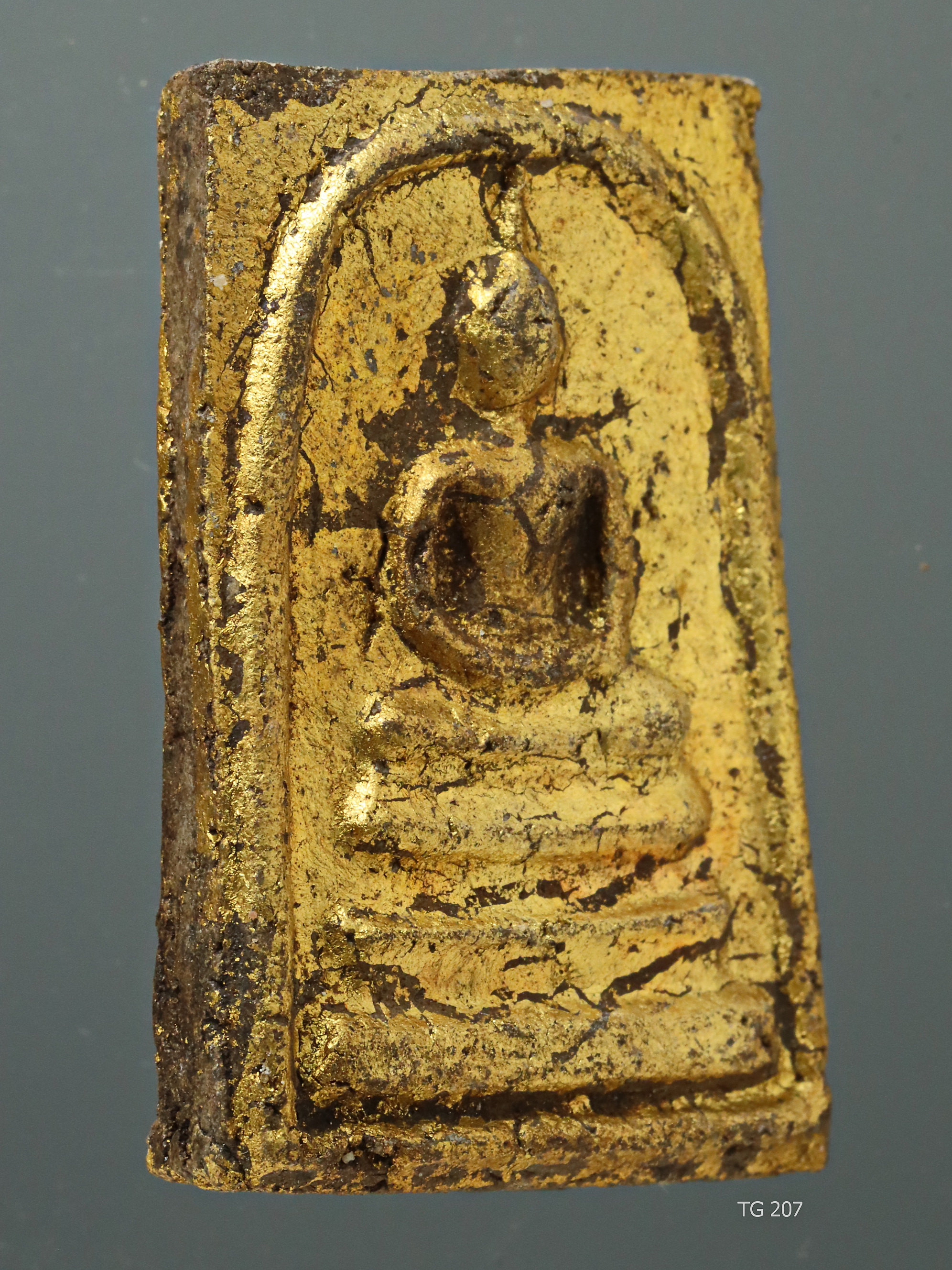 พระสมเด็จฯ พิมพ์ใหญ่ (พิมพ์องค์เสี่ยดม) กรุวัดสะตือ ปิดทอง TG 207