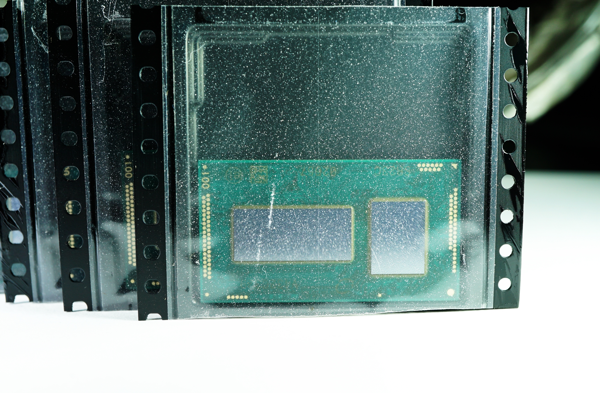 SR23G (Intel Core M 5Y31)