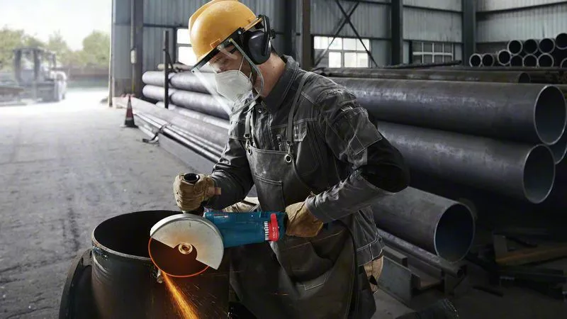 BOSCH GWS 24-180 JZ (Cyclon)- 7-inch/ 180mm Angle Grinder - ลูกหมูขนาด 7 นิ้ว/ 180มม เครื่องเจียรไฟฟ้าทรงพลัง 2,400 วัตต์พร้อมระบบป้องกันฝุ่น Cyclon รุ่น GWS 24-180 JZ (Cyclon) - 06018C23K0