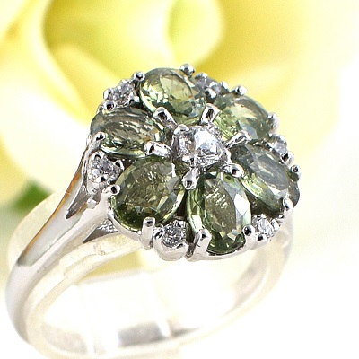 แหวนฝังพลอยกรีนแซฟไฟร์แท้ full bloom designed