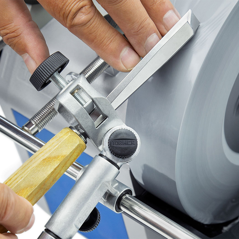 TORMEK SVD-186 R Gouge Jig- ชุดคิทสำหรับลับมีดกลึงไม้ มีดแกะสลัก ใบมีดกลมขนาดเล็ก หรือเล็บมีดคาร์ไบด์ ด้วยจิ๊กของ Tormek รุ่น SVD-186 R (สินค้าสั่งซื้อล่วงหน้า Pre Order)