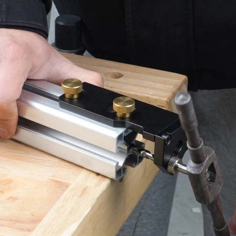 SIT TOOL - GANWEI GW163B Aluminum Profile Tapping Assistant Fit 20/30/40 Aluminum Profiles - จิ๊กช่วยจับสำหรับการต๊าปเกลียวอลูมินัมโปรไฟล์ขนาด 20/30/40มม SIT TOOL รุ่น GANWEI GW163B