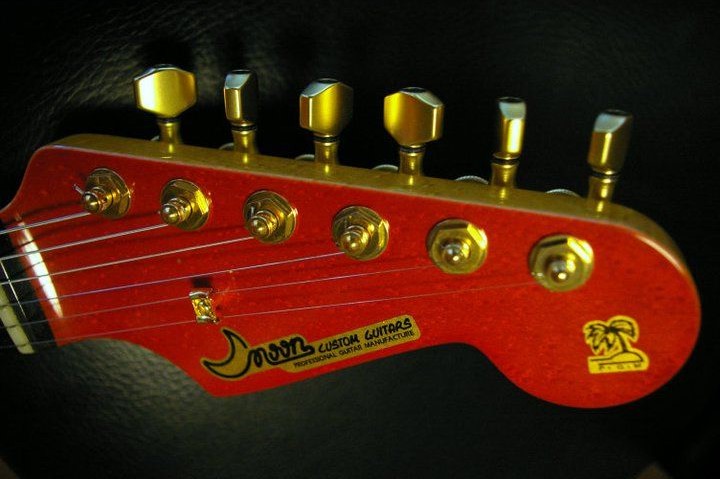 Moon Guitar Custom 1