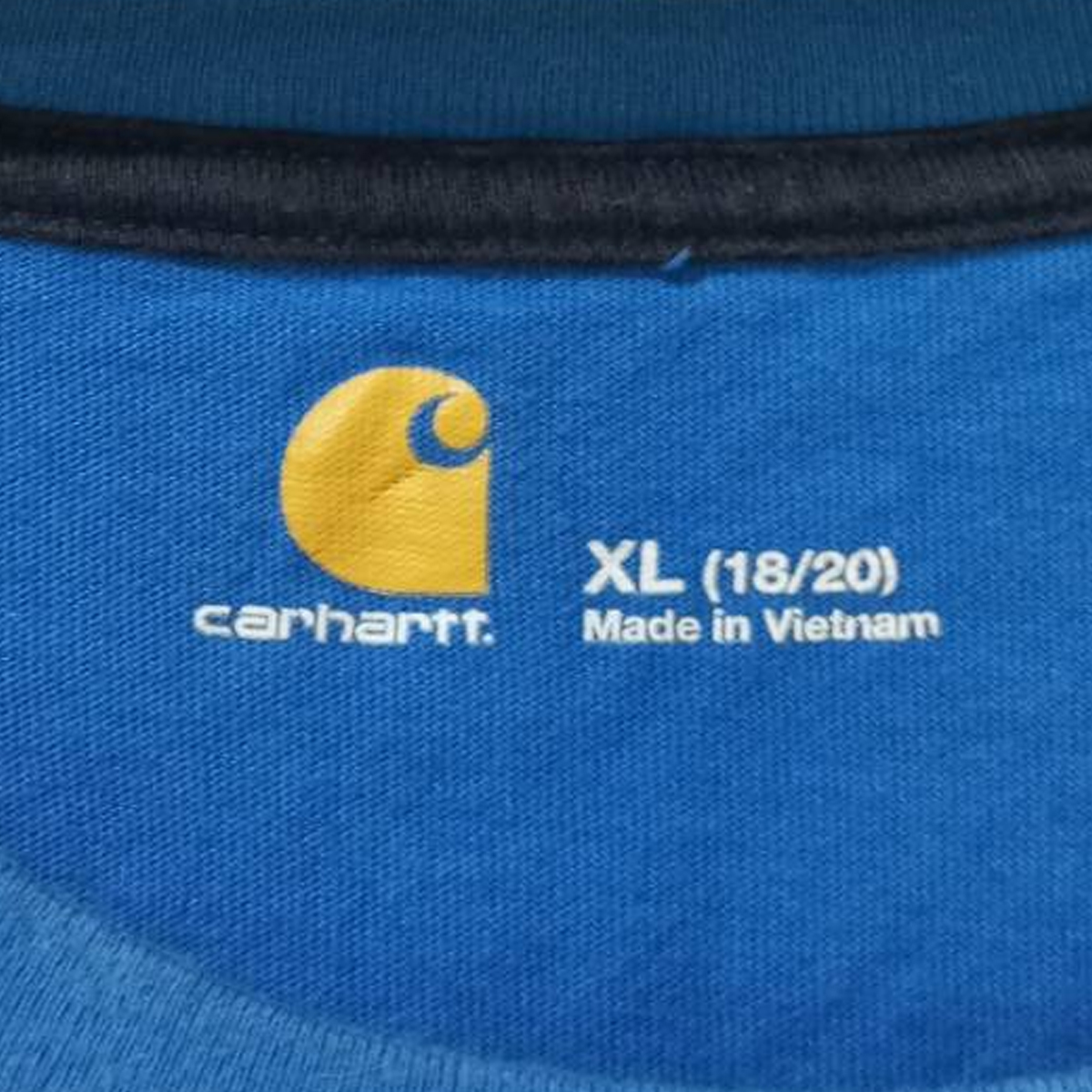 เสื้อยืด คาร์ฮาท Carhartt T-Shirt มีกระเป๋าเสื้อ มือสอง