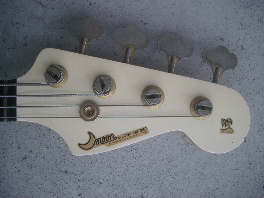 Moon Guitar Custom 1