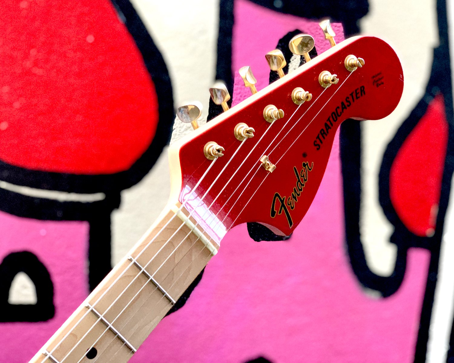 Fender Stratocaster Mami Scandal Signature