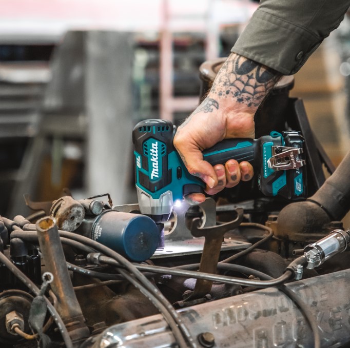 MAKITA TW161DZ 1/2-inch Cordless Impact Wrench with Brushless Motor (Tool Only) - บล็อคไขควงกระแทกไร้สาย 12 V max. ขนาด 1/2 นิ้ว มากีต้า รุ่น TW161DZ (ตัวเปล่า ไม่มีแบตเตอรี่ ไม่มีแท่นชาร์จ)