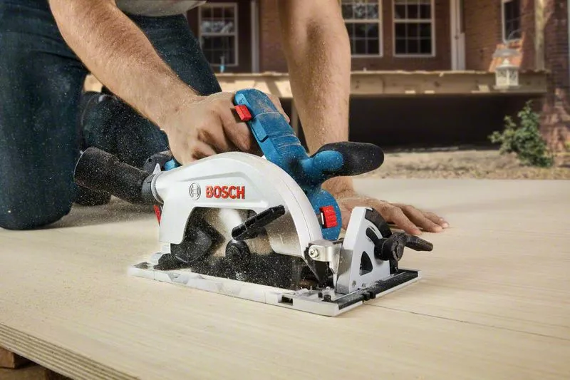 BOSCH GKS 185-LI Cordless Circular Saw - เลื่อยวงเดือนไร้สาย 18 โวล์ท (ตัวเปล่า ไม่มีแบตเตอรี่ และแท่นชาร์ทมาให้) BOSCH รุ่น GKS 185-LI - 06016C12L1