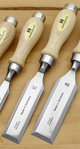 MHG 363123 Set of 6 MHG Chisels in standard size with slightly levelled oiled round Ash Handle 6, 10, 12, 16, 20, 26 mm. - สิ่วชุด 6 เล่มขนาดมาตรฐานด้ามไม้แอชลงน้ำมันขนาด 6มม. 10มม. 12มม. 16มม. 20มม. และ 26 มม. ในกล่องกระดาษ (Made in Germany)