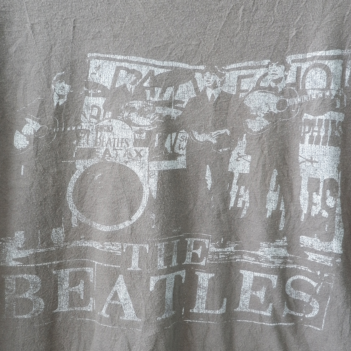 เสื้อวง The Beatles เสื้อวงร็อค เดอะ บีทเทิล เสื้อวง เสื้อยืดบีทเทิล เสื้อวินเทจ Vintage Band T-shirts มือสอง