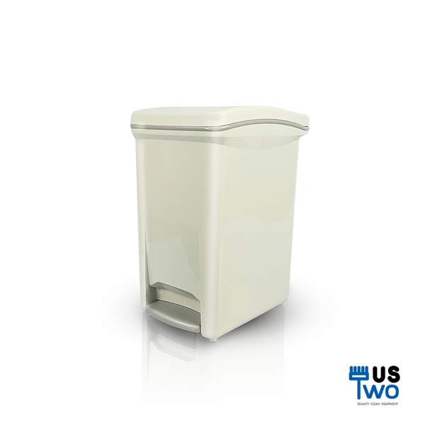 ถังขยะแบบเหยียบ ทรงเหลี่ยม 27 ลิตร