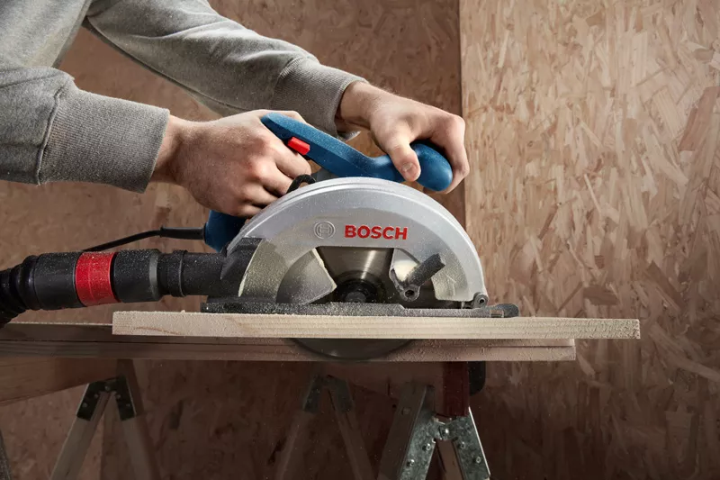 BOSCH GKS 130 Corded Circular Saw - เลื่อยวงเดือน 7-1/4 นิ้ว BOSCH รุ่น GKS 130 - 06016C30K0