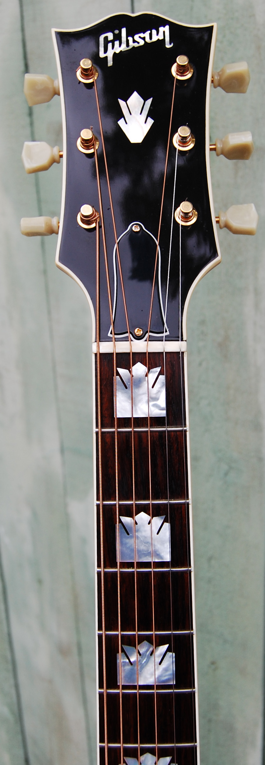 Gibson SJ-200 Acoustic