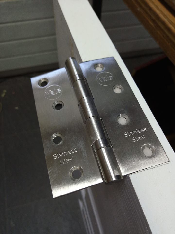 RYOBI Door Hinge Installation Kit/Mortiser Template - จิ๊กเจาะบานพับประตู และเจาะรูเดือยเหลี่ยม จาก Ryobi Tools U.S.A.