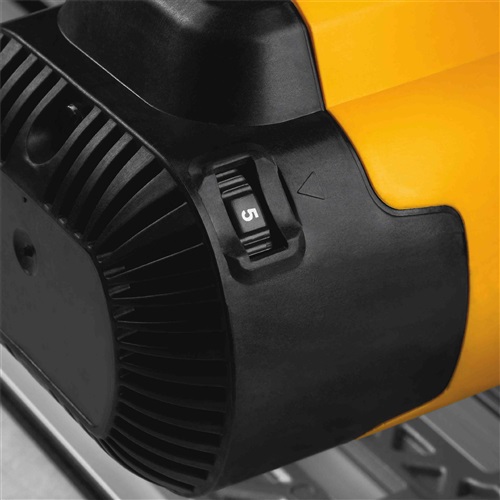 DeWALT DWS520K Plunge Track Saw, 2 x 1.5m Guide Rails + Connector (ชุดเลื่อยราง พร้อมราง 1.5 ม. 2เส้น ต่อแล้วยาวรวม 3.0 ม.) ตัวต่อราง และกล่องใส่เลื่อย)