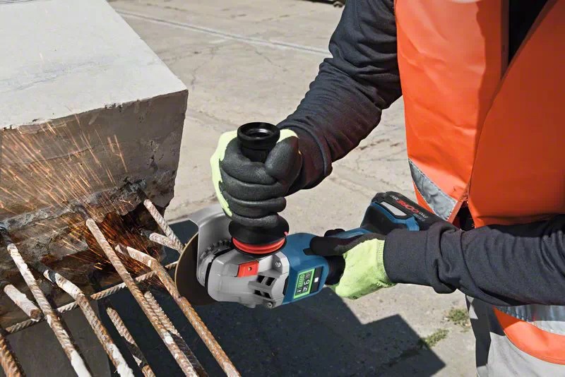 BOSCH GWS 18V-15 SC เครื่องเจียรไร้สายมอเตอร์ไร้แปรงถ่านขนาด 4 นิ้ว BOSCH รุ่น 18V-15 SC (เครื่องเปล่า) - 06019H61B2