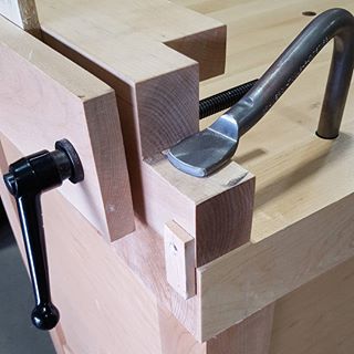 T Deer 14" Standard and 8" Short Forged Holdfasts - แคล้มป์ยึดไม้อเนกประสงค์สำหรับโต๊ะงานไม้มี 2 ขนาดให้เลือก ขนาดมาตรฐาน และขนาดสั้น