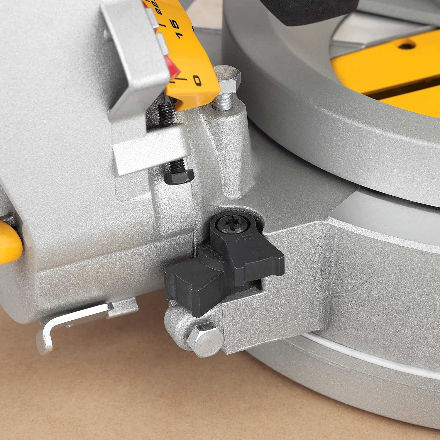 DEWALT DWS780 12-Inch Sliding Compound Miter Saw, Double Bevel - เลื่อยตัดองศาสไลด์ 12" เอียงตัดได้สองข้าง Dewalt รุ่น DWS780