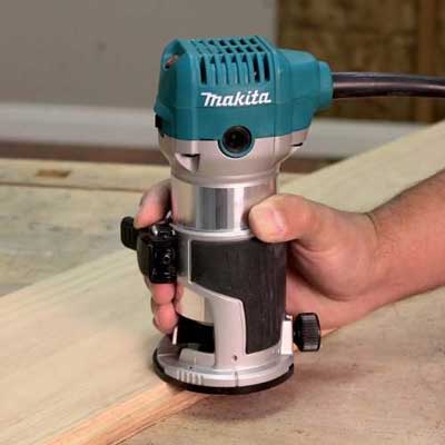 MAKITA RT0700C 1-1/4 Horsepower Compact Router Kit - เครื่อเซาะร่อง หรือทริมเมอร์ Makita รุ่น RT0700C