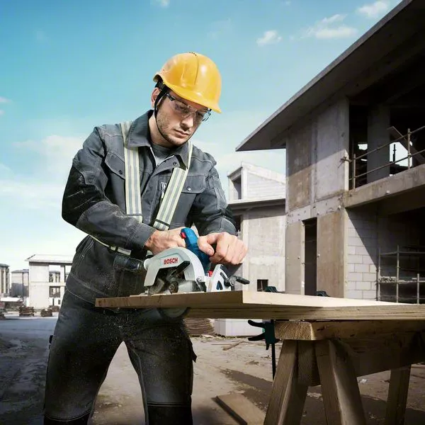 BOSCH GKS 185-LI Cordless Circular Saw - เลื่อยวงเดือนไร้สาย 18 โวล์ท (ตัวเปล่า ไม่มีแบตเตอรี่ และแท่นชาร์ทมาให้) BOSCH รุ่น GKS 185-LI - 06016C12L1