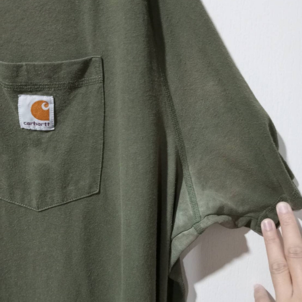 เสื้อยืด คาร์ฮาท Carhartt T-Shirt มีกระเป๋าเสื้อ มือสอง