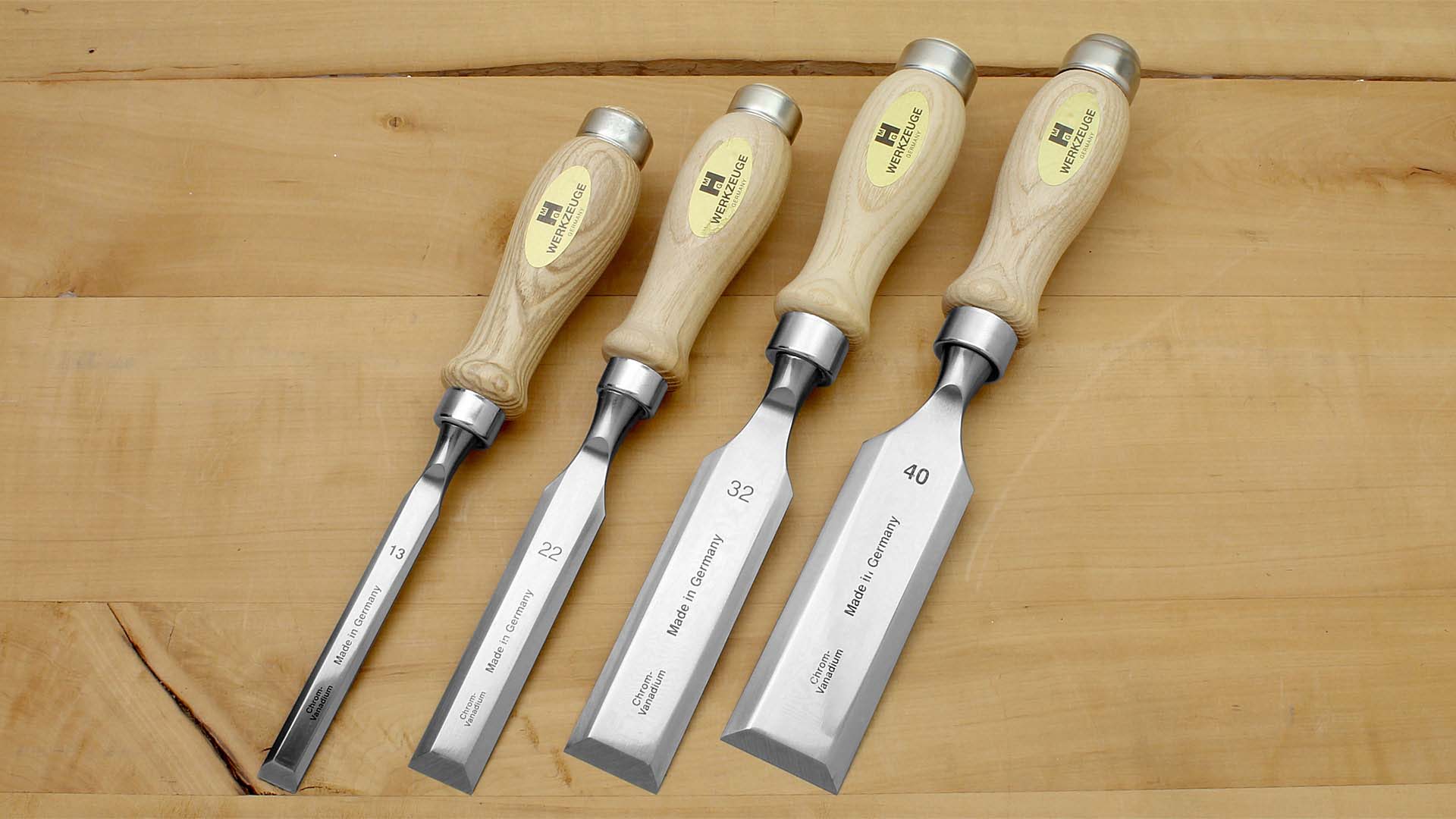 MHG 363123 Set of 6 MHG Chisels in standard size with slightly levelled oiled round Ash Handle 6, 10, 12, 16, 20, 26 mm. - สิ่วชุด 6 เล่มขนาดมาตรฐานด้ามไม้แอชลงน้ำมันขนาด 6มม. 10มม. 12มม. 16มม. 20มม. และ 26 มม. ในกล่องกระดาษ (Made in Germany)